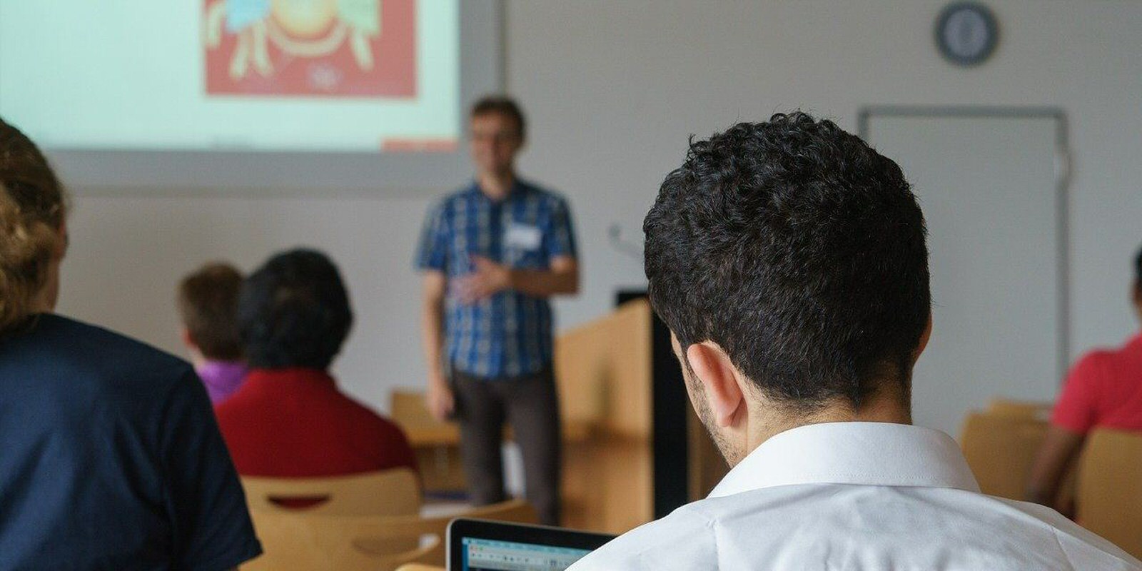 Social Media and Connected Influencers